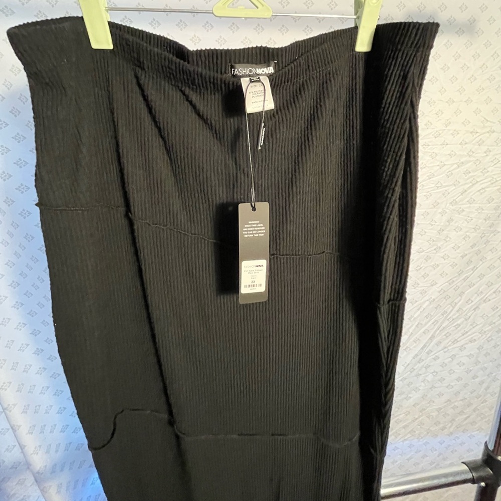 Ribbed Maxi Skirt